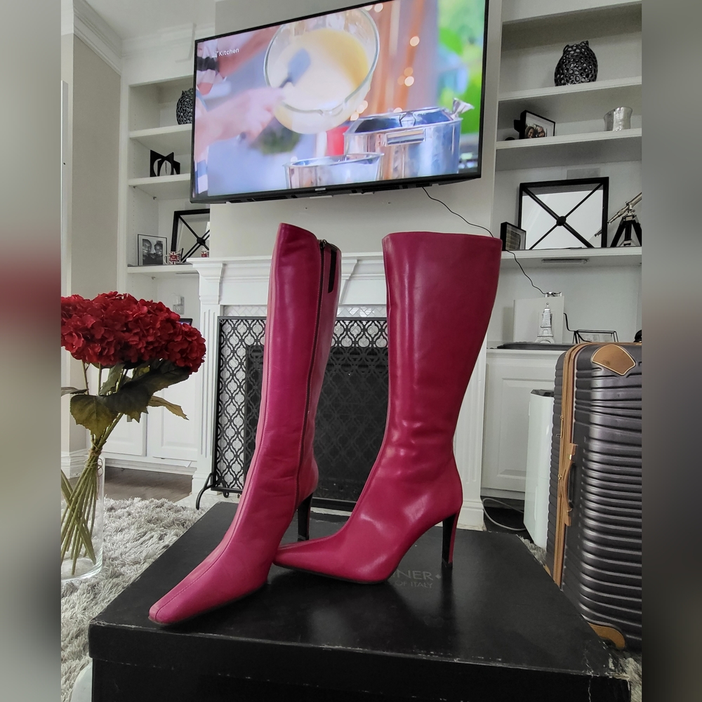 Donald  Pliner 100% Italian Leather Boots
